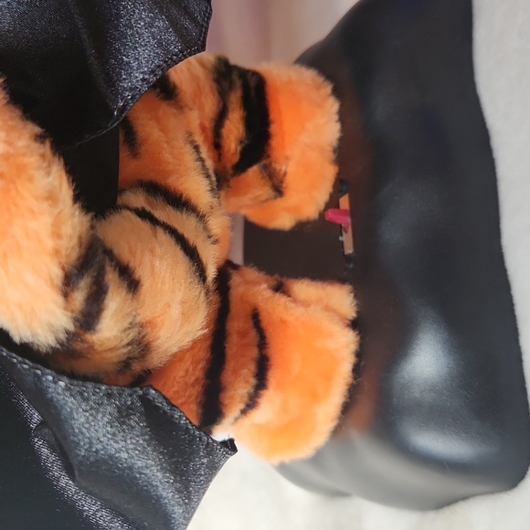 Disney, Halloween, Vampire Tigger Battery, Animated Display - Picture 5 of 9